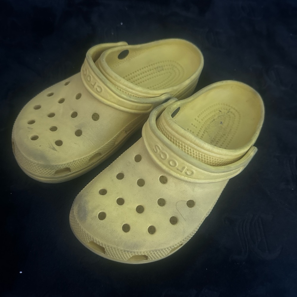 CROCS womens Yellow Water Shoes